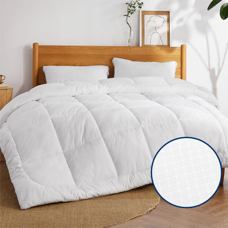 Bedsure Comforter Duvet Insert - Quilted Comforters King Size, All Season Duvet, GentleSoft Down Alternative Bedding, with 8 Tabs, Gifts for Women/Men, Light Spa Blue, King 90 x 102 Inches