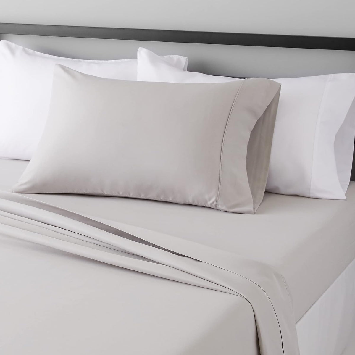 Amazon Basics Lightweight Super Soft Breathable Wrinkle-Resistant Microfiber 4-Piece Bed Sheet Set