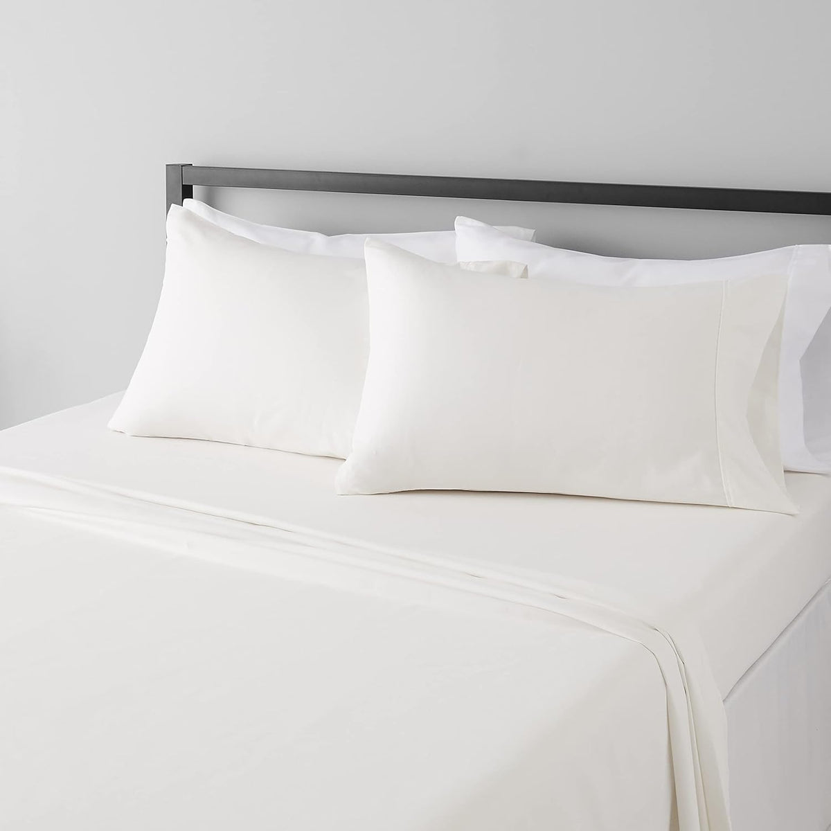 Amazon Basics Lightweight Super Soft Breathable Wrinkle-Resistant Microfiber 4-Piece Bed Sheet Set