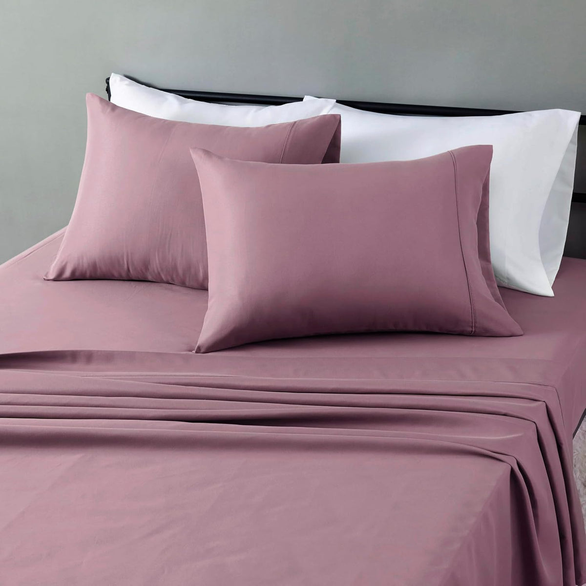 Amazon Basics Lightweight Super Soft Breathable Wrinkle-Resistant Microfiber 4-Piece Bed Sheet Set