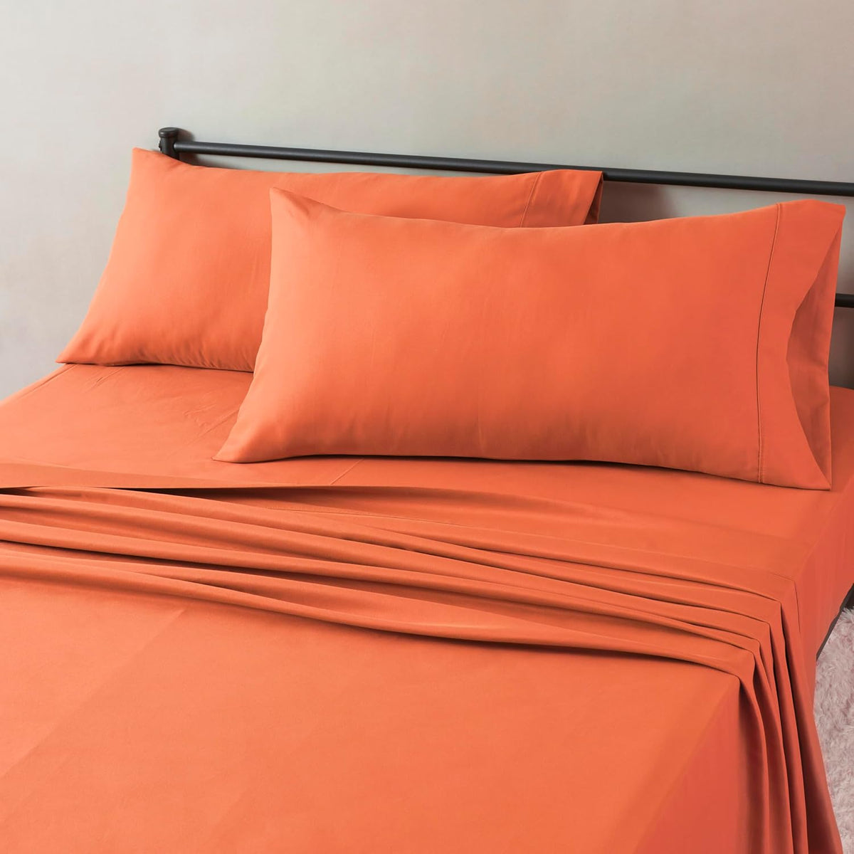 Amazon Basics Lightweight Super Soft Breathable Wrinkle-Resistant Microfiber 4-Piece Bed Sheet Set