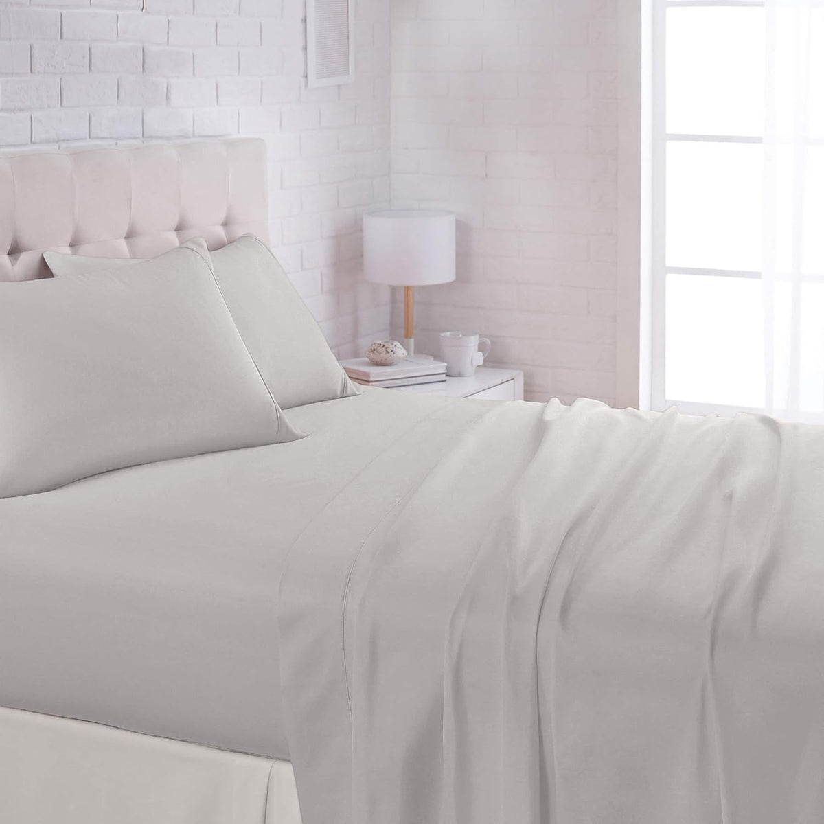 Amazon Basics Lightweight Super Soft Breathable Wrinkle-Resistant Microfiber 4-Piece Bed Sheet Set