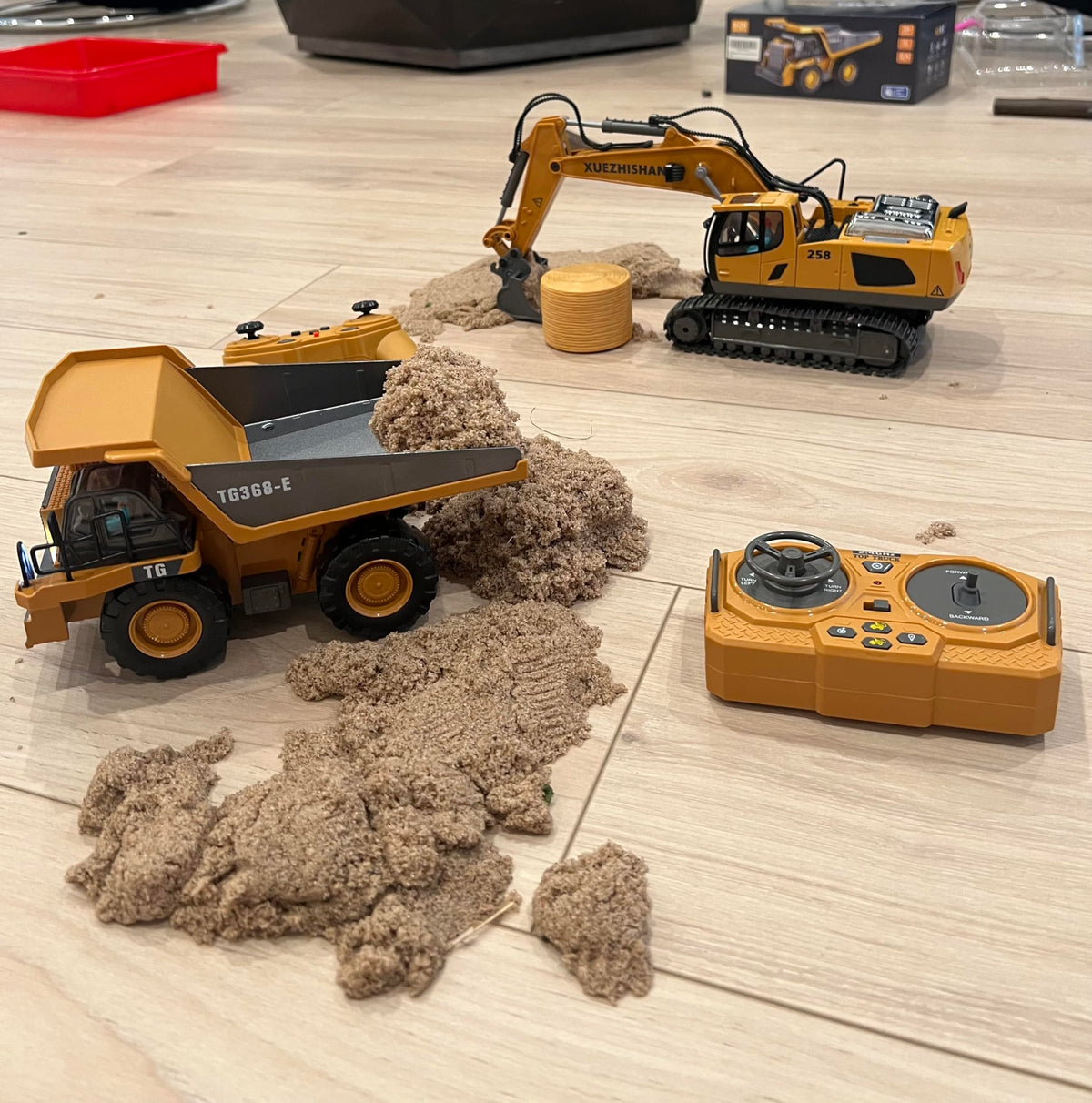 KIDMARKT Remote Control Excavator Toy for Boys, 11-Channel RC Construction Truck with Metal Parts, Lights & Dual Batteries, 120 Minutes Playtime, Rechargeable Digger Toy for Kids Ages 3-12, STEM Gift