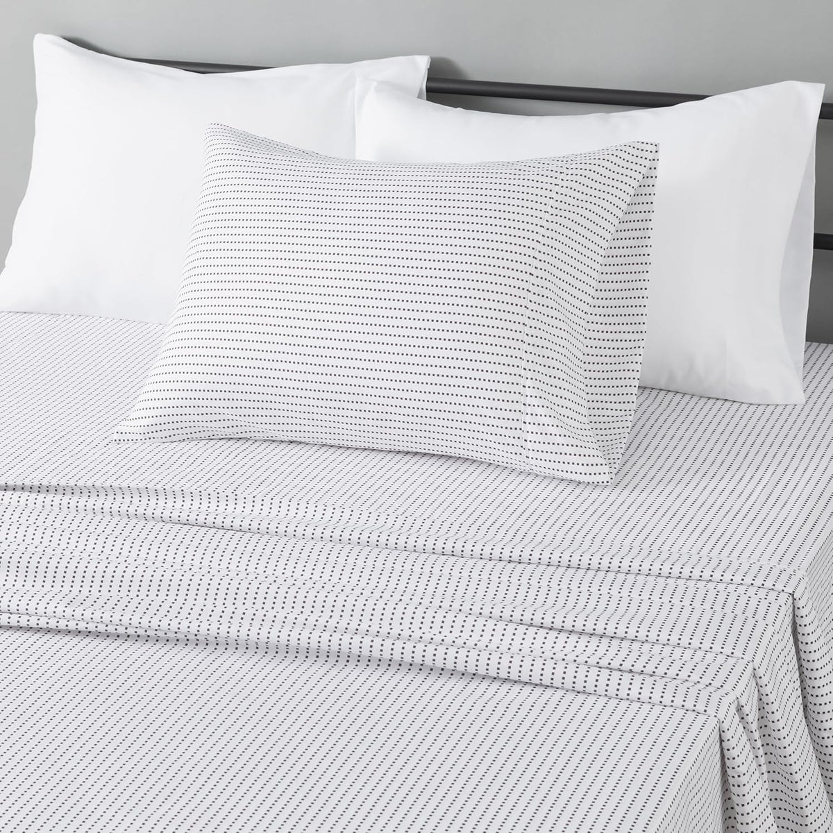 Amazon Basics Lightweight Super Soft Breathable Wrinkle-Resistant Microfiber 4-Piece Bed Sheet Set