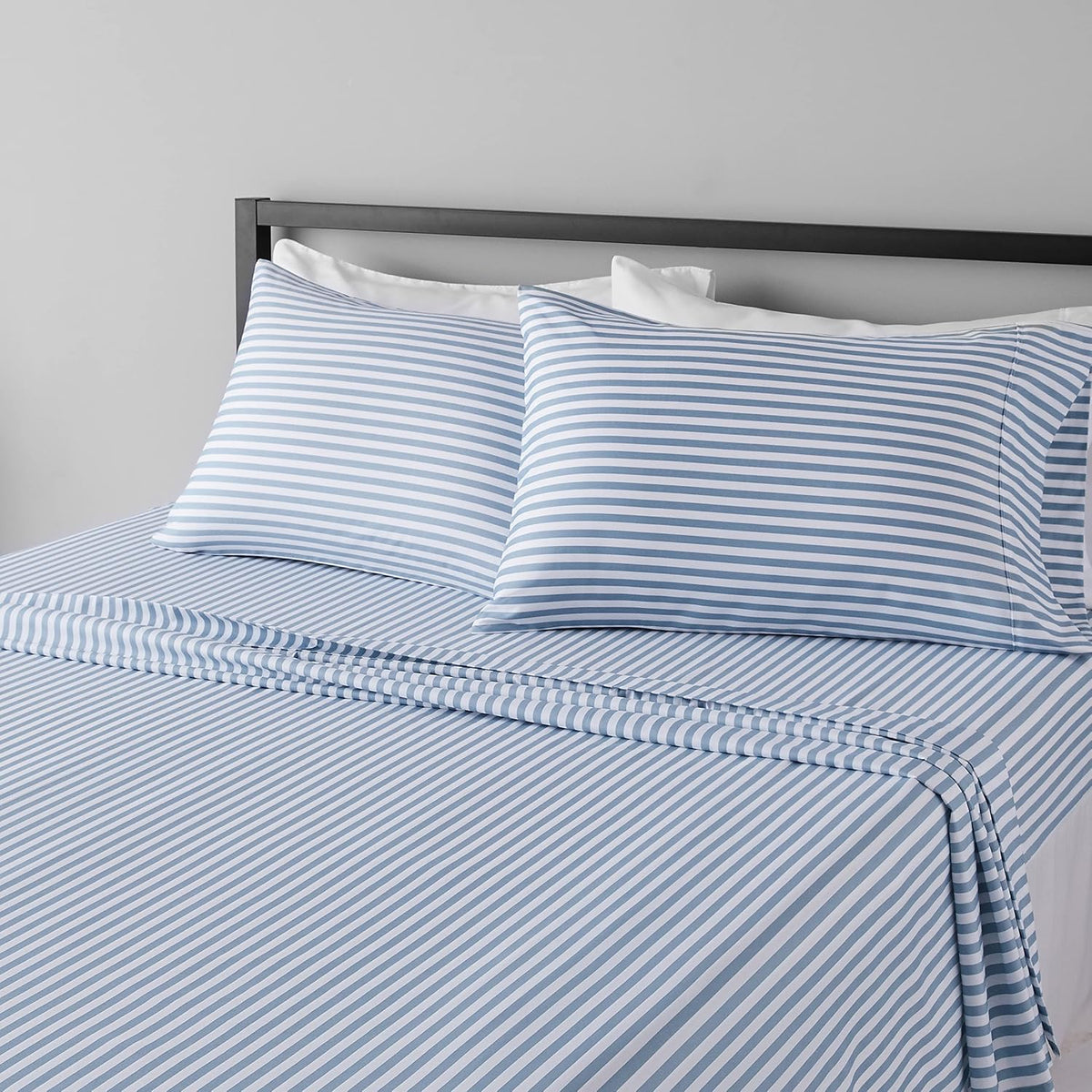Amazon Basics Lightweight Super Soft Breathable Wrinkle-Resistant Microfiber 4-Piece Bed Sheet Set